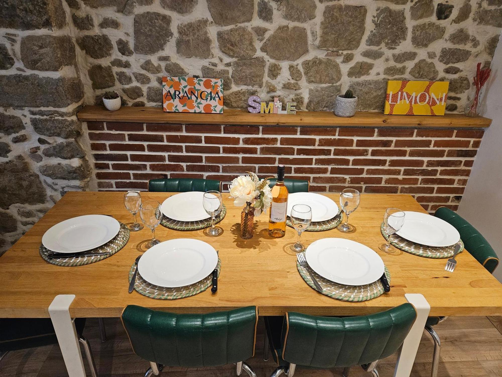 Cite Medievale- Le Remp'art - Confort - Acces Direct Pietons - Parking Gratuit Carcassonne